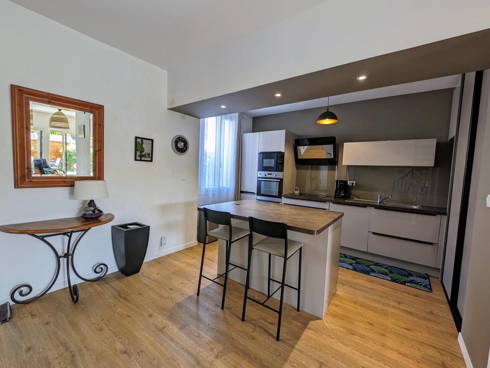 Maison Spacieuse Avec Jardin Proche Plage & Centre ปอร์นิก ภายนอก รูปภาพ